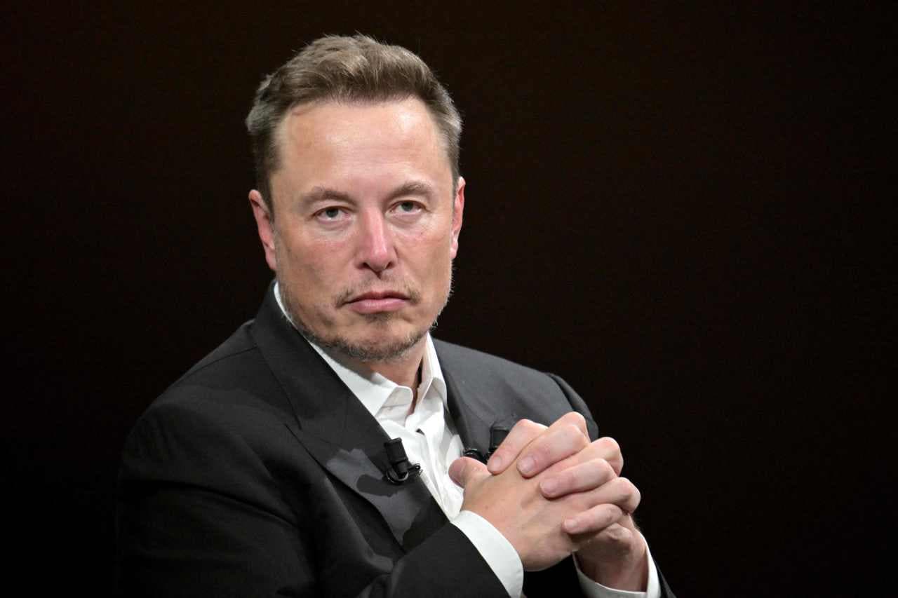 Tesla’s stock could rise 20% thanks to the potential for a SpaceX merger, analyst says