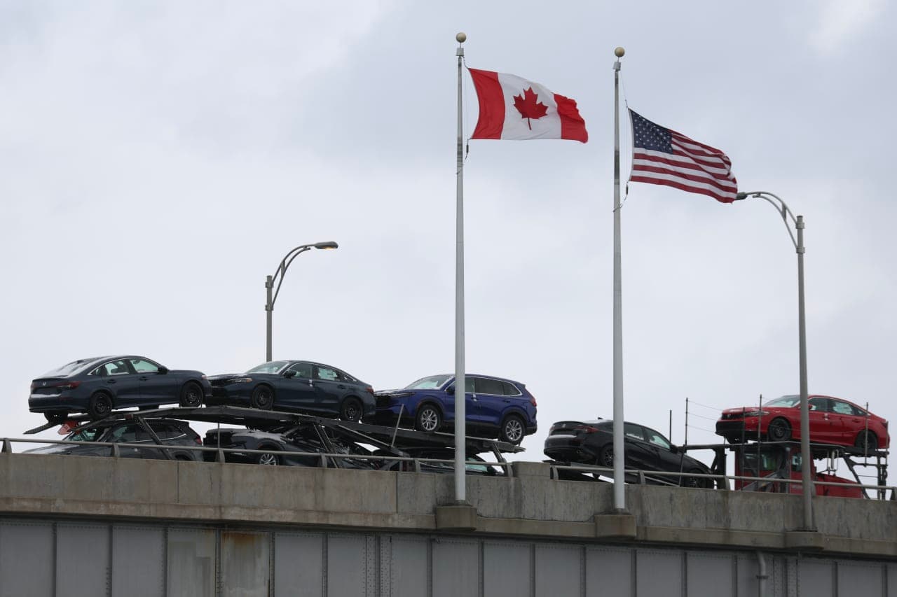Trump holds off on new 50% tariffs for Canadian goods