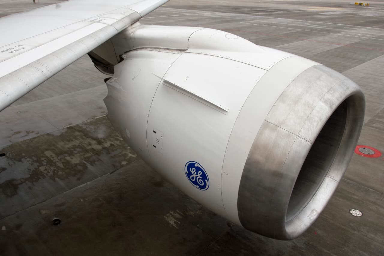 GE boosts profit outlook, but stock falls as booming order growth cools