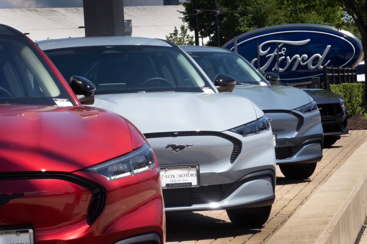 Ford matches GM in one crucial way, and the stock jumps