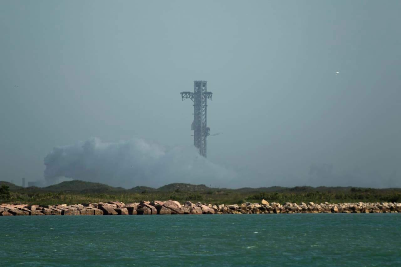 SpaceX postponed a crucial launch — now its stock is set to slide even further below the IPO price