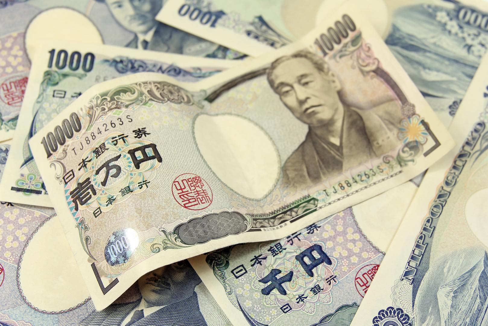 Bitcoin holds near $66,300 as chips extend their rally and the yen hits a 40-year low