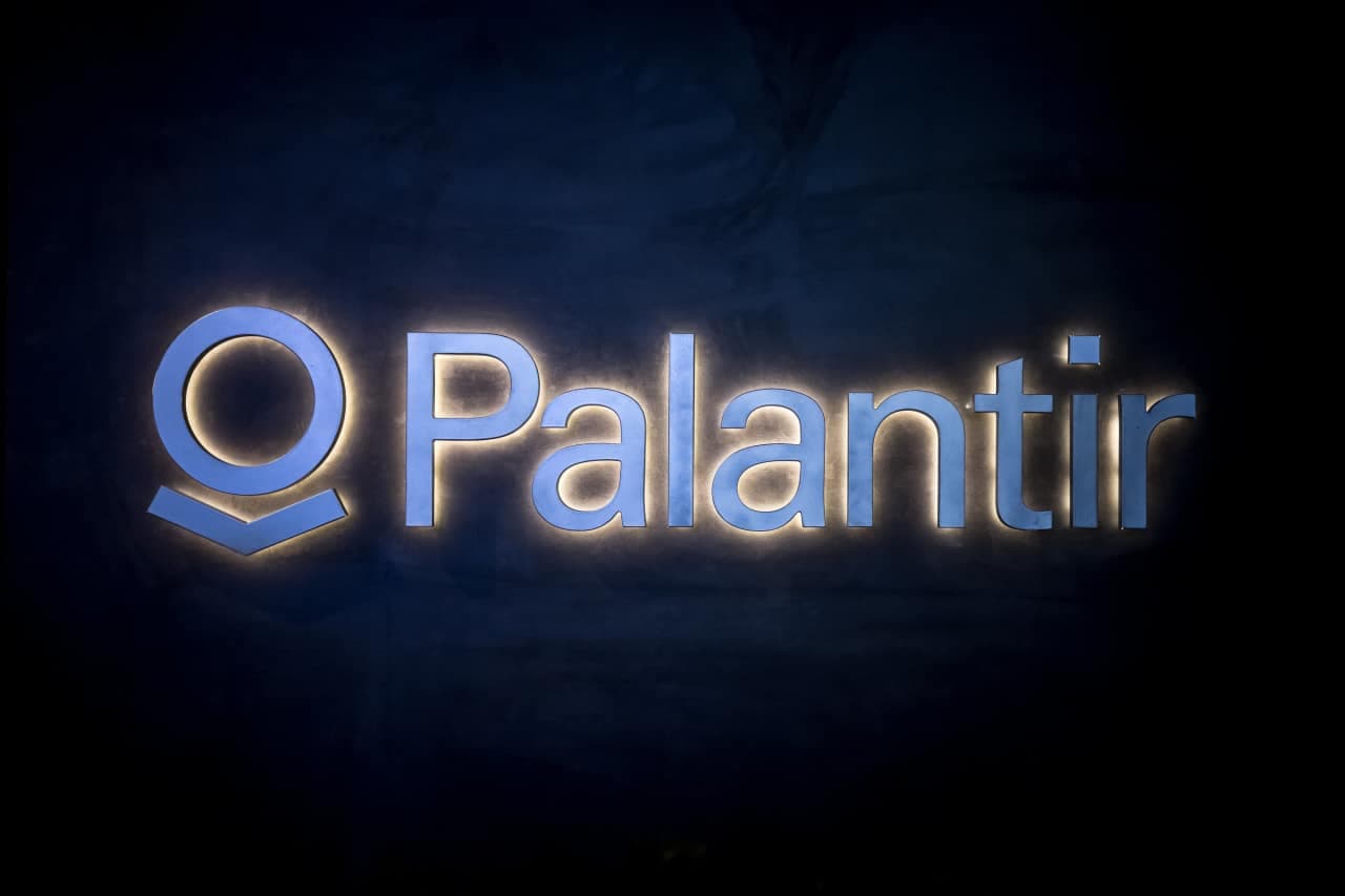 Palantir’s stock stages best week since 2024, showing it’s no longer an AI loser