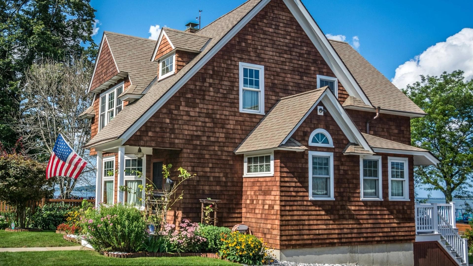 Pricing houses in bitcoin exposes dollar's loss of value