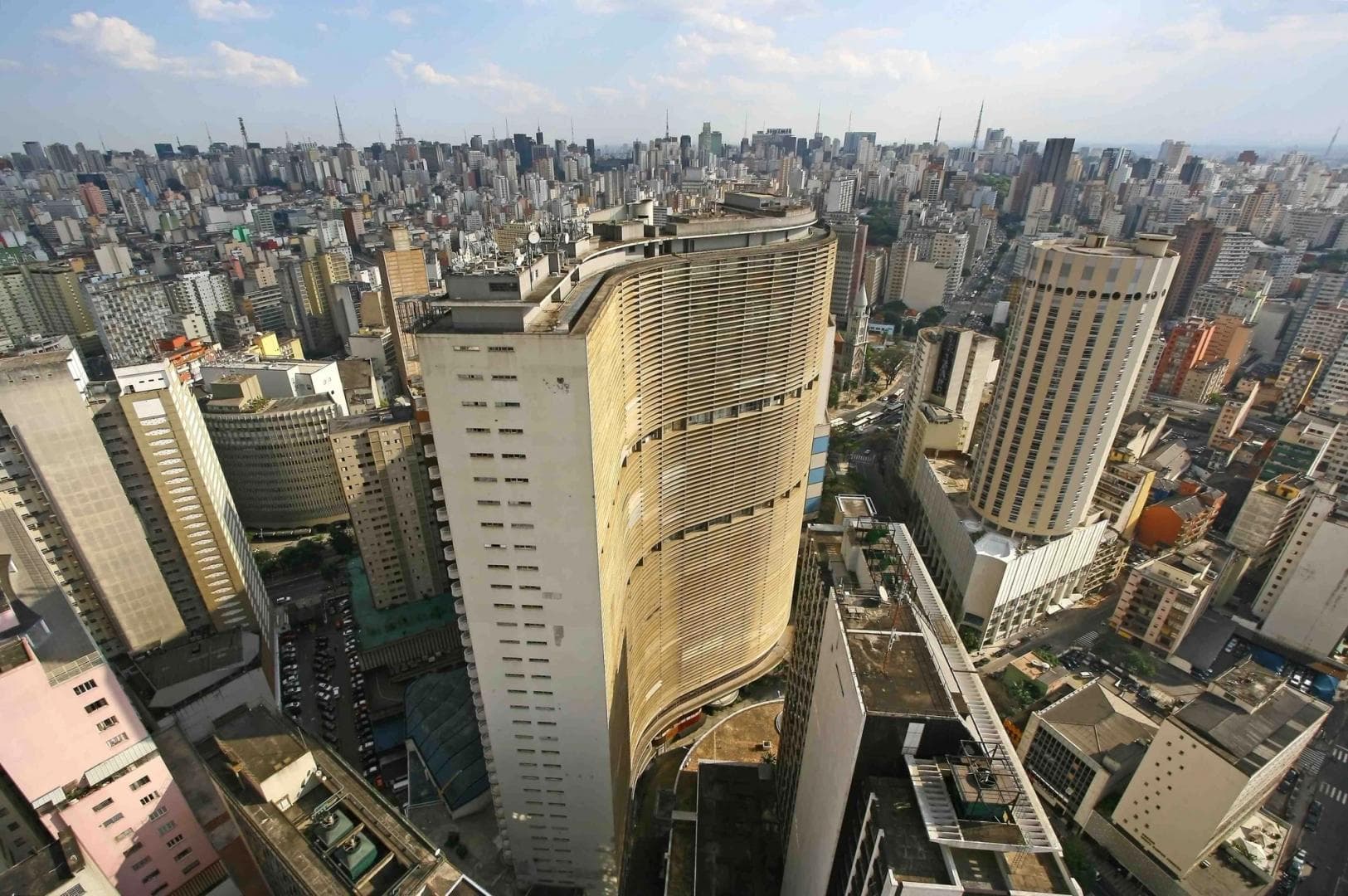 Latin America’s biggest stock exchange now offers options on bitcoin, ether and solana futures