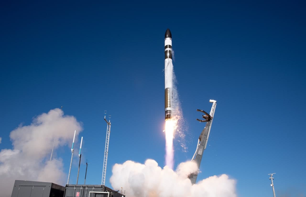 Rocket Lab’s stock could surge 250% as the company takes a page out of SpaceX’s book, analyst says