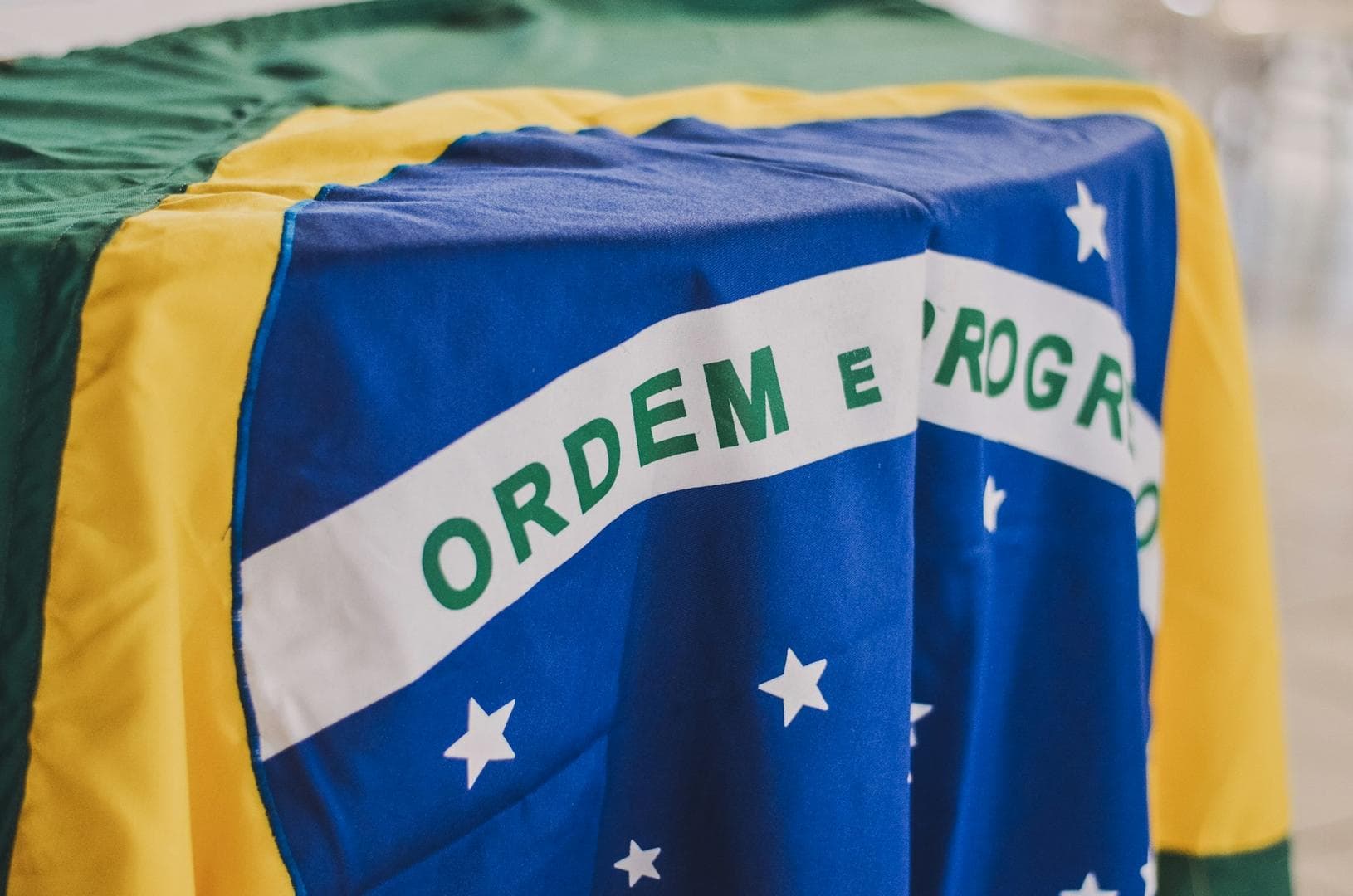 Brazil's central bank orders exchanges to delay large crypto transfers abroad
