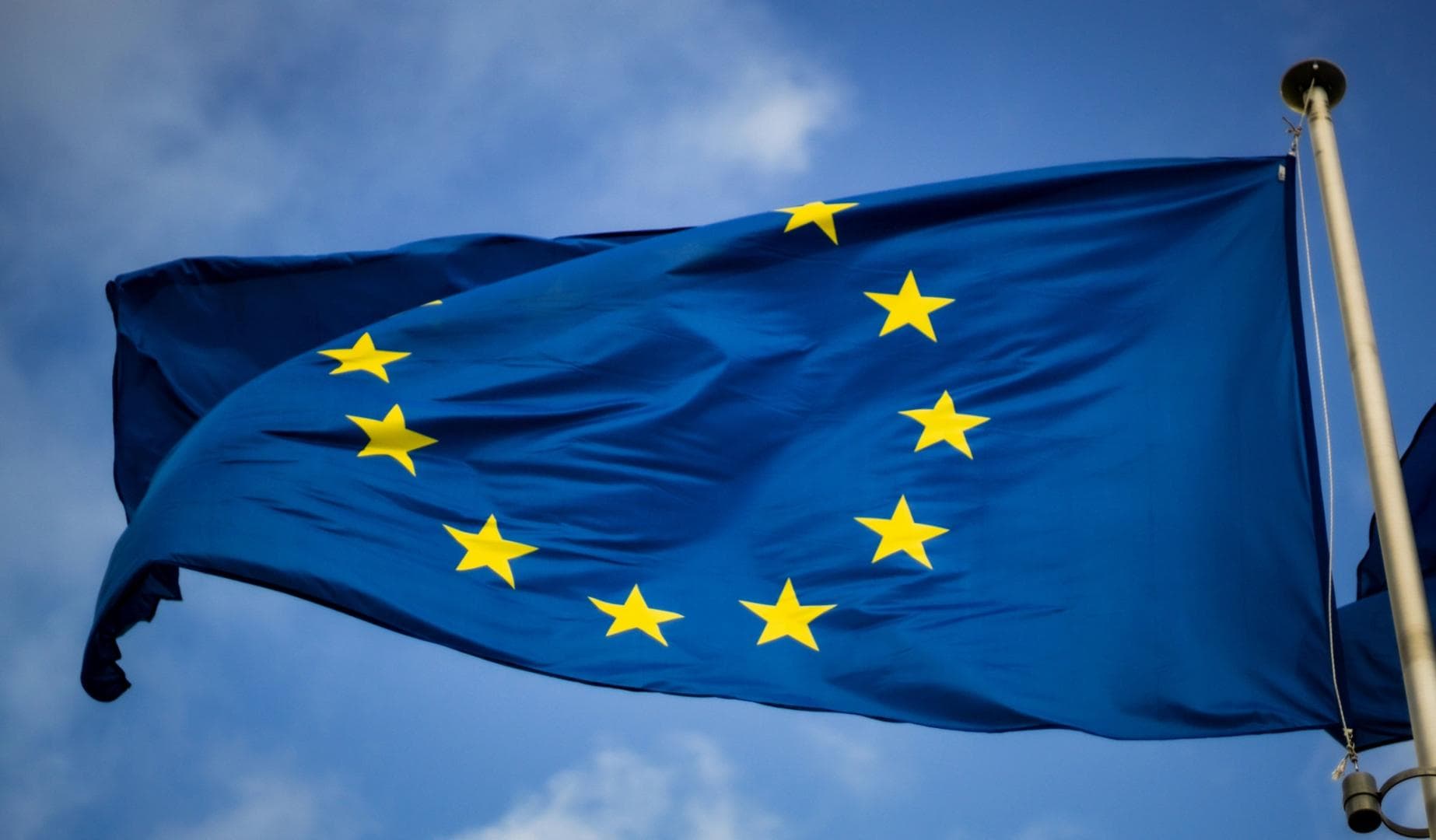Binance tells EU users it will no longer provide services after failing to secure MiCA license