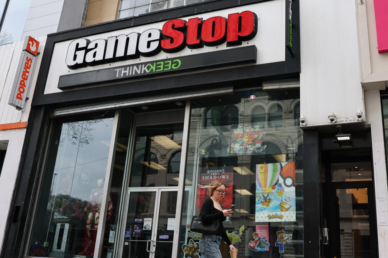 GameStop investors clear the way for a fresh attempt at buying eBay