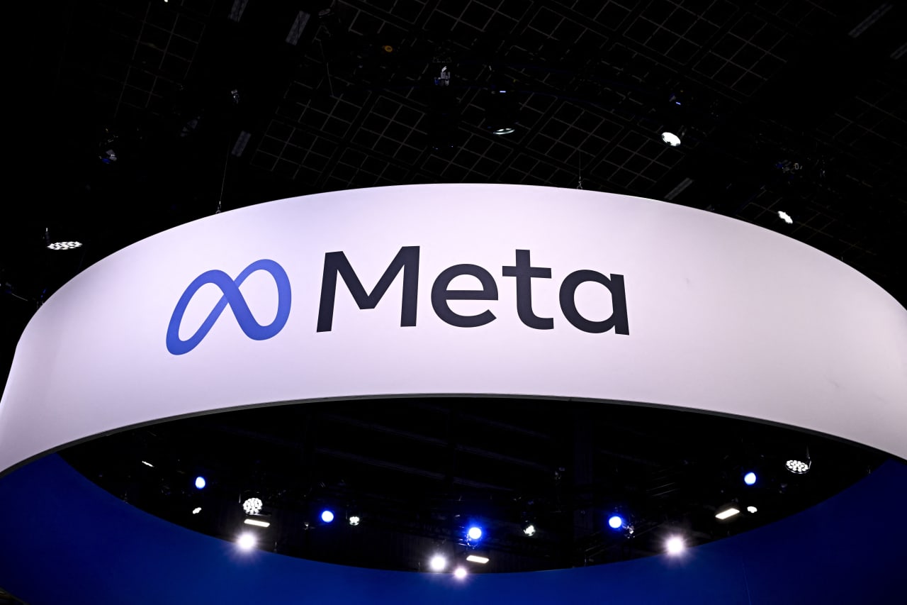 Is Meta ‘giving up’ on cutting-edge AI? Wall Street is divided over potential cloud pivot.