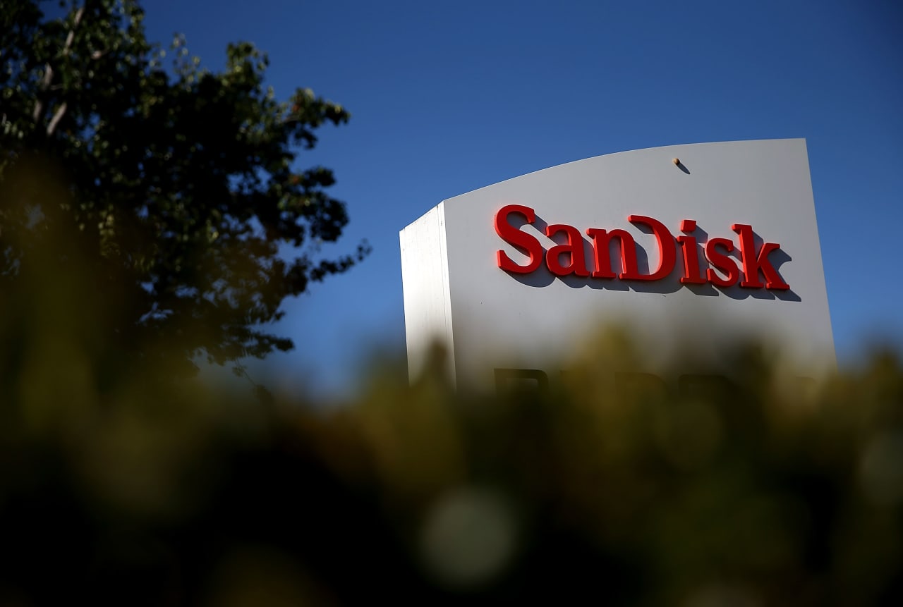 Micron, Sandisk and other chip stocks get major boosts in the wake of Microsoft’s earnings
