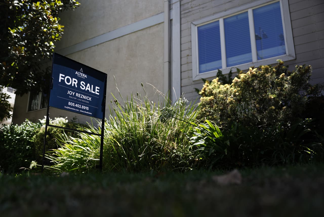 Is it a bad time to buy a home? Buyers say yes, data shows.