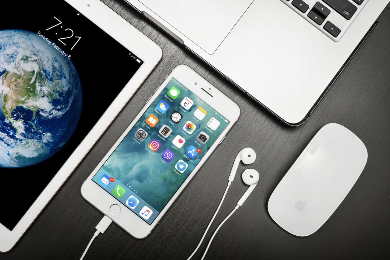 Apple’s price hikes suggest inflation won’t slow quickly, even as gas gets cheaper
