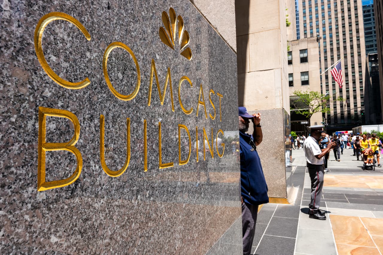 Will the Comcast-NBCU spinoff pay off for investors? Here’s what history has to say.
