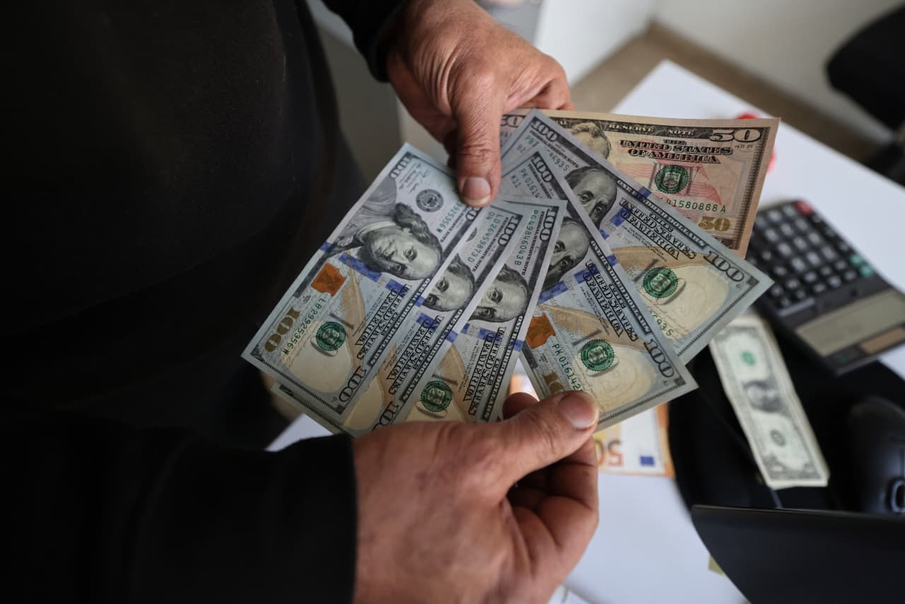 A fistful of dollars: five reasons why the U.S. currency is rising