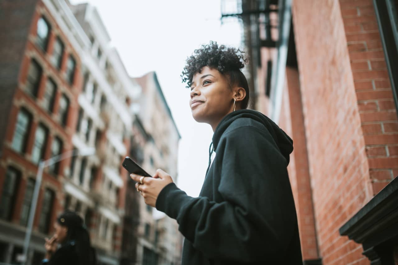 Do I need to hire a broker to find an apartment in New York City?