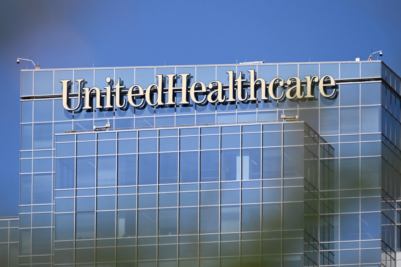 UnitedHealth’s stock rallies on improved outlook for the year