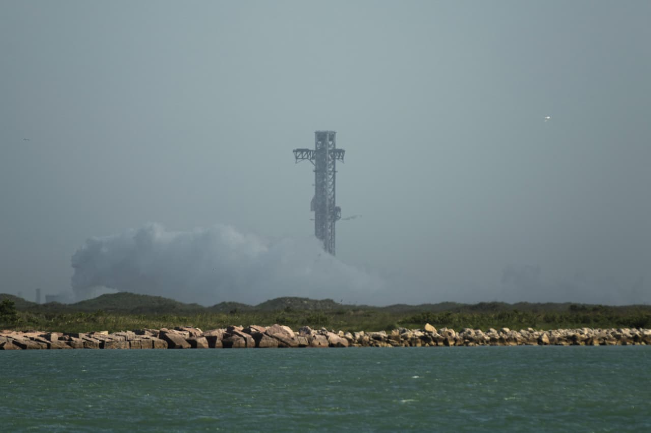 SpaceX postponed a crucial launch — now its stock is set to slide even further below the IPO price