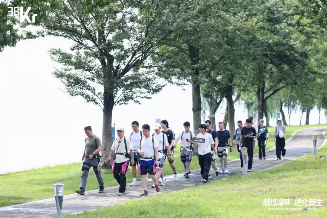 越过湖畔，AI在阳澄湖半岛「跑进」真实生活