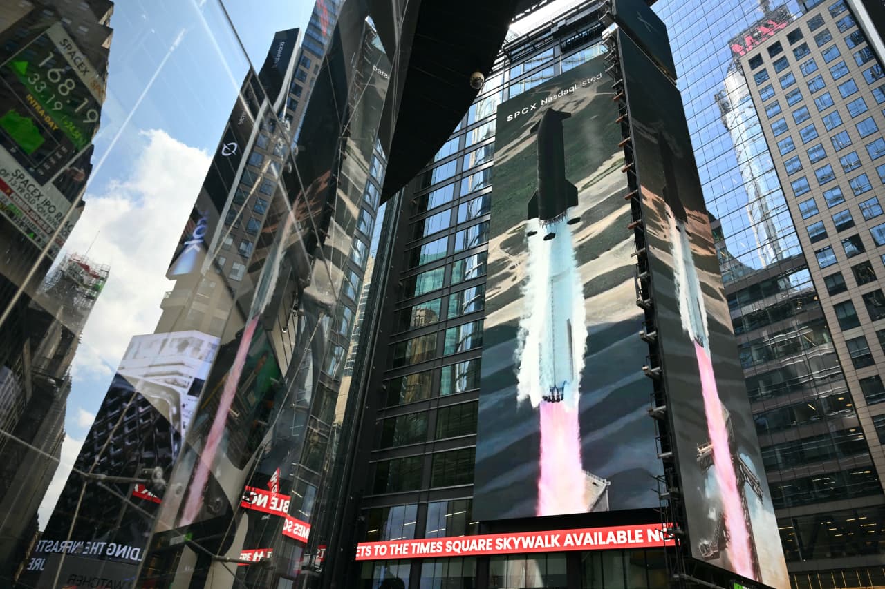 This imminent SpaceX development could make the stock even more volatile