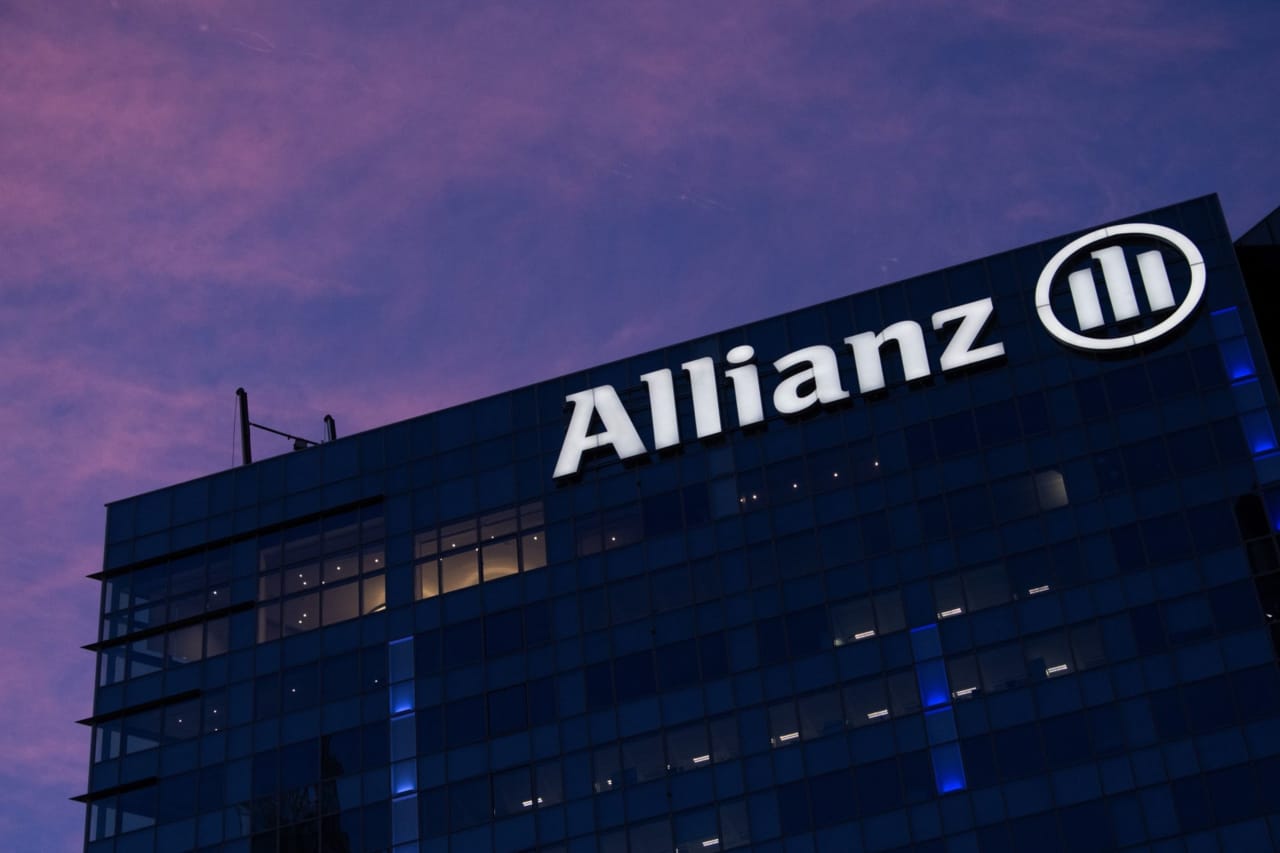 Insurance giant says it’s turning to AI to replace as many as 1,800 jobs
