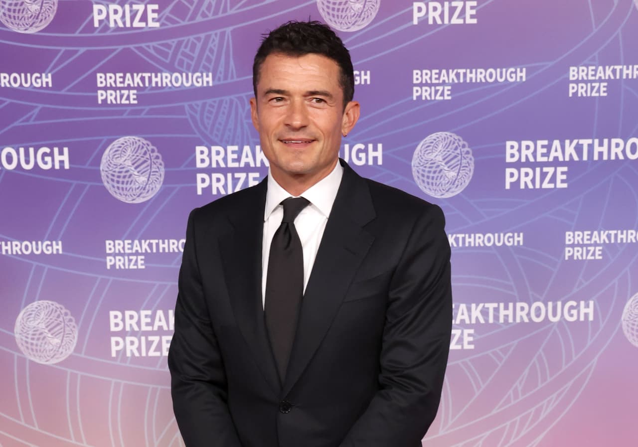 Actor Orlando Bloom tries again to sell Malibu beach house — now for $10 million