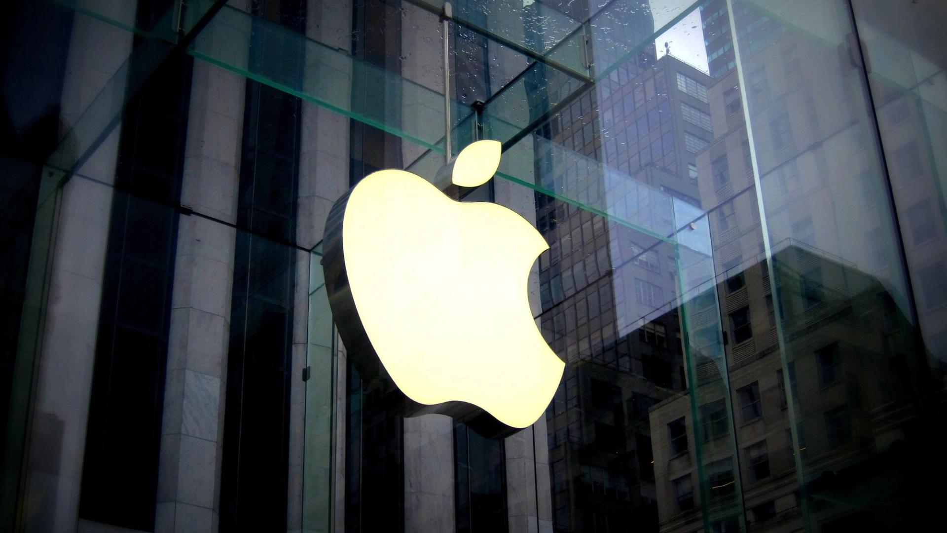 Apple kept fake bitcoin wallet on App Store after $875,000 theft report, lawsuit alleges