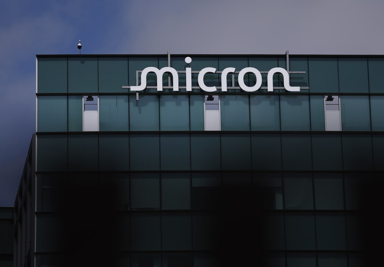 Micron’s stock sinks toward worst monthly drop in 11 years as China fears escalate