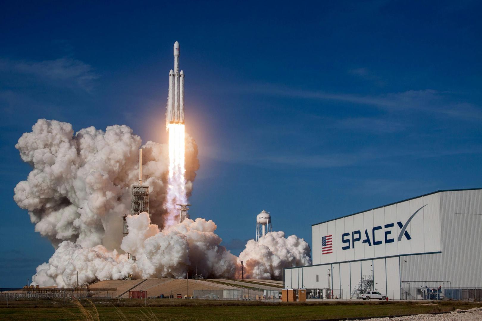 SpaceX extends decline to 11% on lockup expiration and capex spending fears