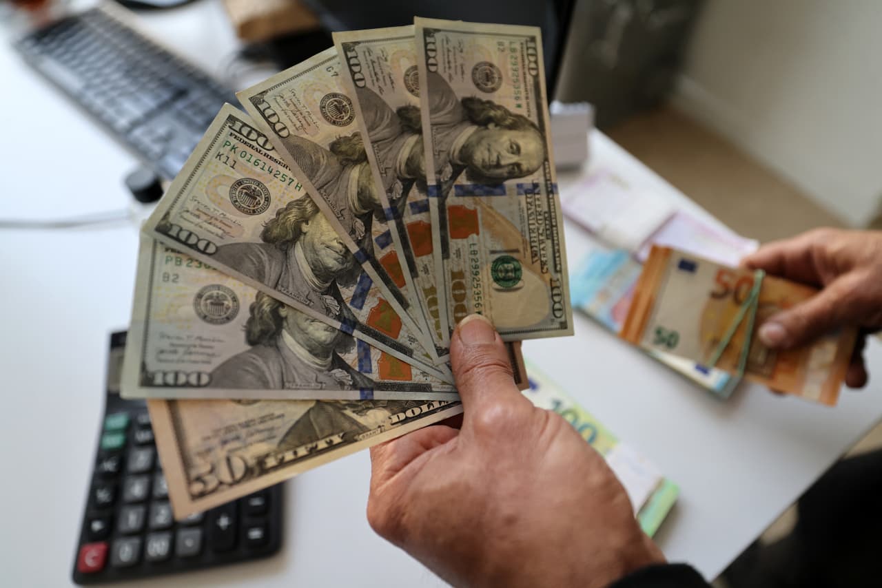 A warning for the U.S. dollar: The historic bond-market buffer that protected the currency is fading.