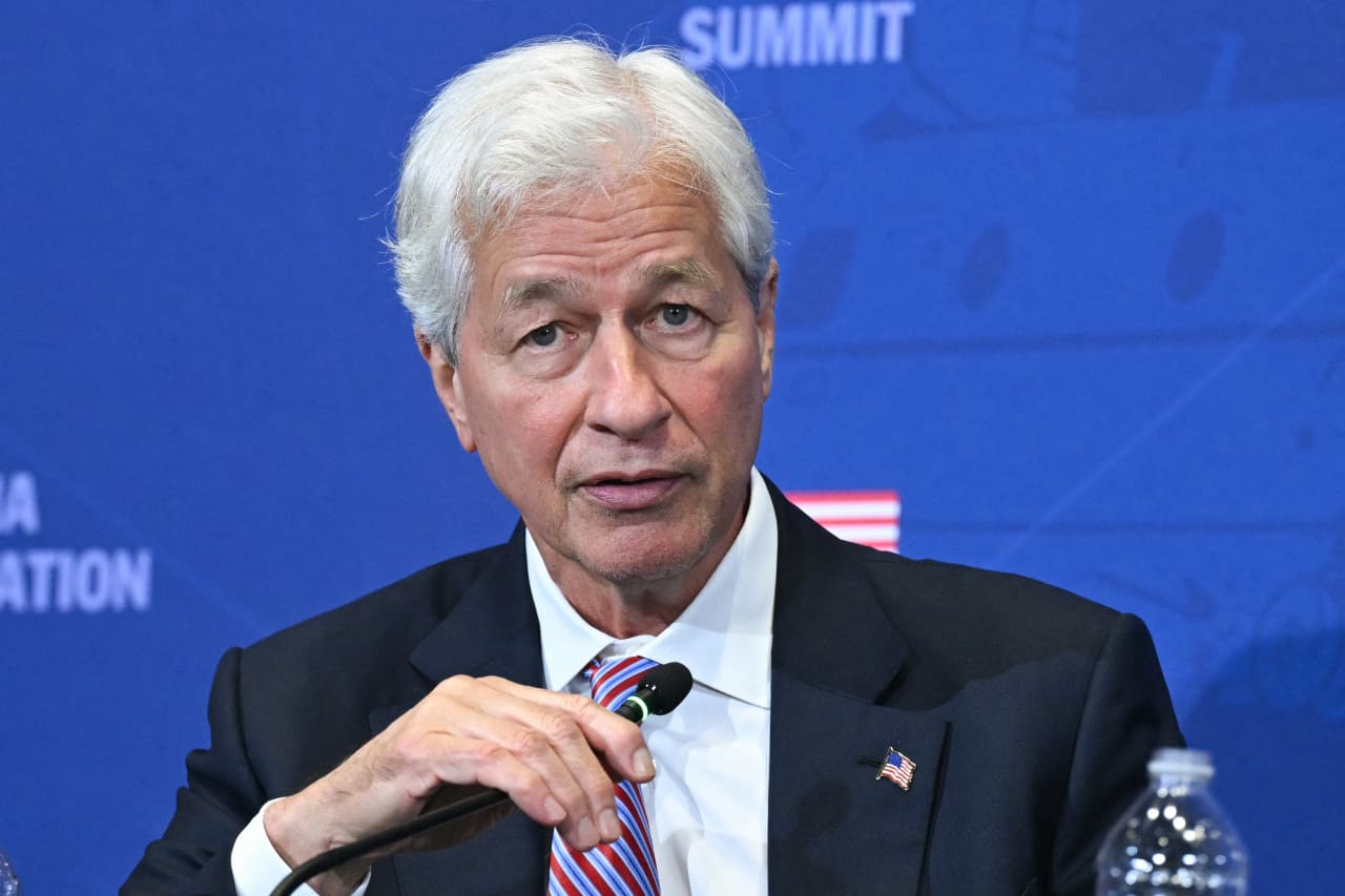 Jamie Dimon says he wouldn’t buy Treasurys. ‘I don’t understand the upside.’