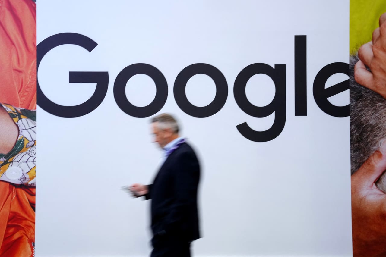 As Alphabet burns through cash on AI, it’s turning back to the bond market