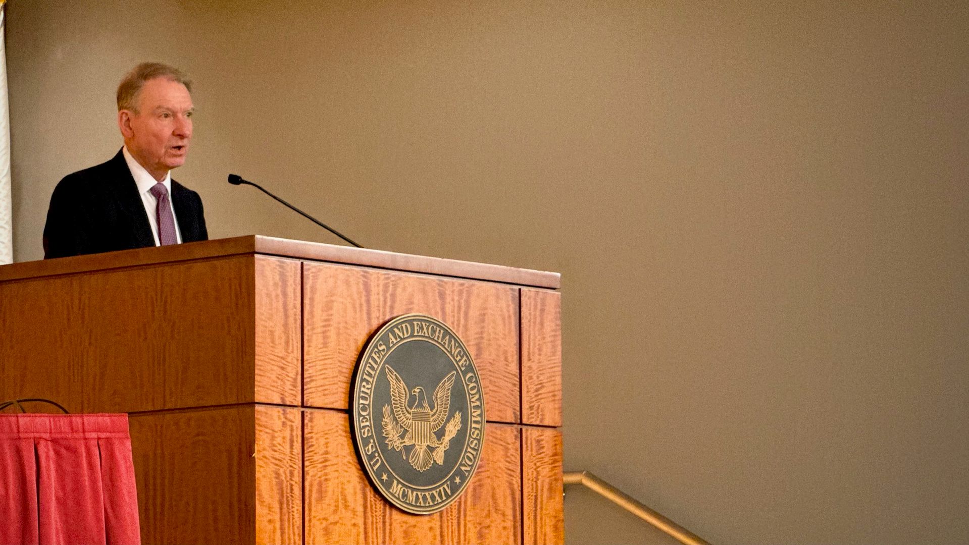 U.S. SEC to propose crypto rule as soon as this month to ease startups, fundraising