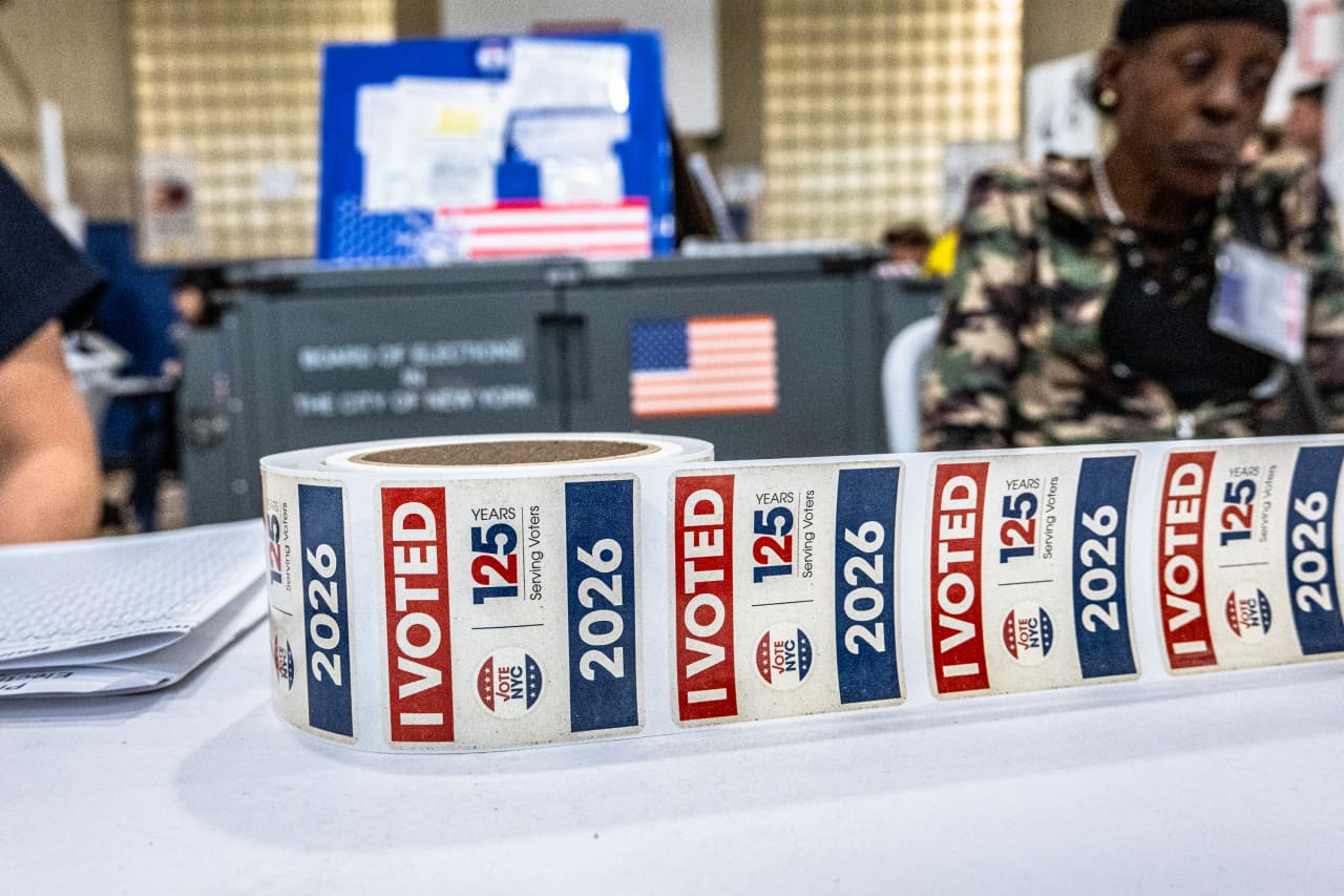 ‘Can’t buy bonds, can’t sell stocks.’ Bank of America tells investors what they can do.