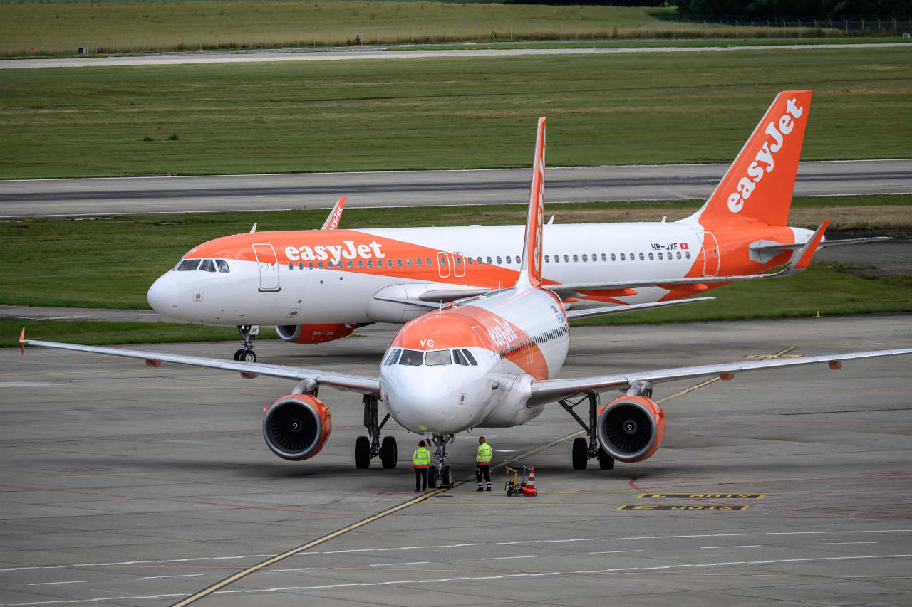 Bidding war breaks out for easyJet as Apollo tops rival private-equity group’s bid