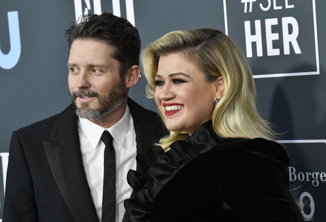 Montana home of Kelly Clarkson’s late ex-husband Brandon Blackstock listed for $2.9 million